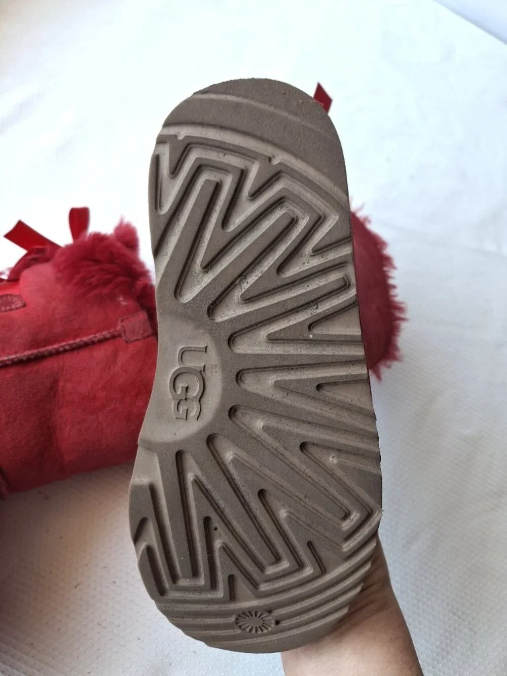 UGG Kids Bailey Bow II Red Sheepskin Boots Youth US 2 EU 33.5 Winter Shoes